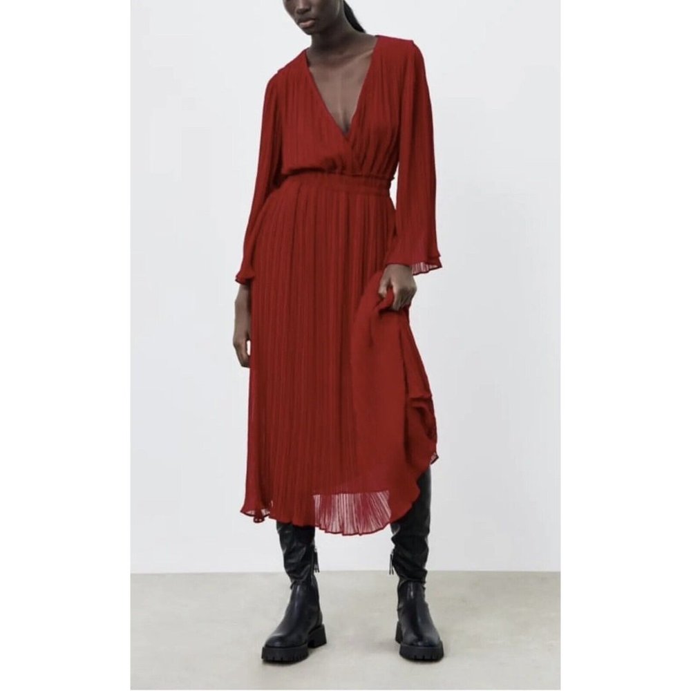 ZARA Women’s Satin V-Neck Pleated Midi Red Dress‎ Size L